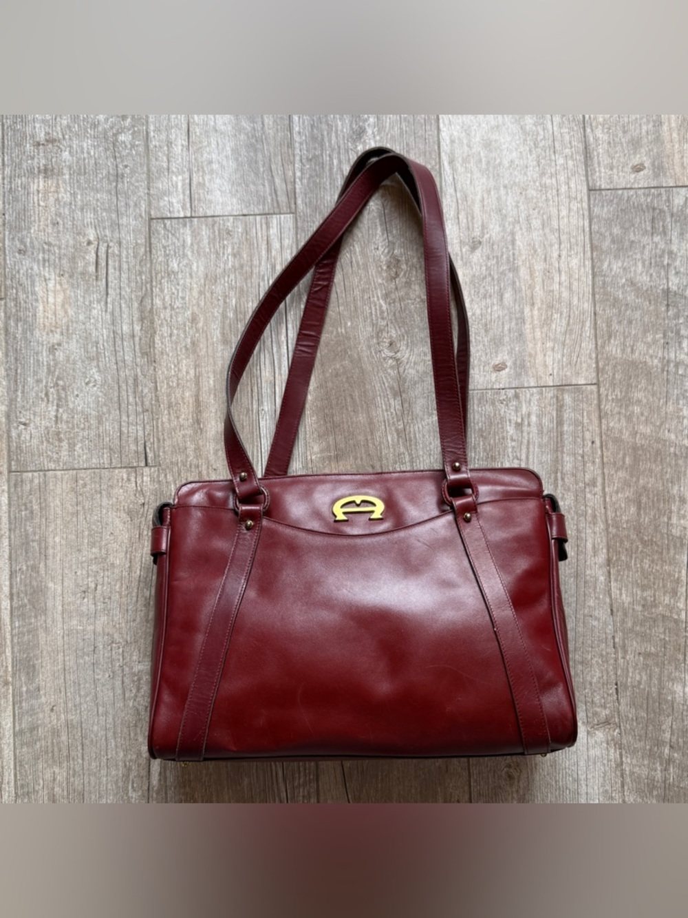 VTG ETIENNE AIGNER 
3 Striking Bags
Collectors or Sellers
Work or Play - Picture 4 of 16